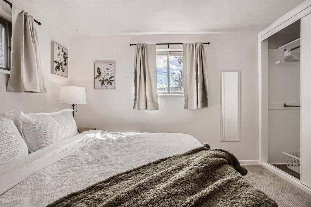 Casa vacanze Serene, Spacious In Quiet Neighborhood With Fenced Yard