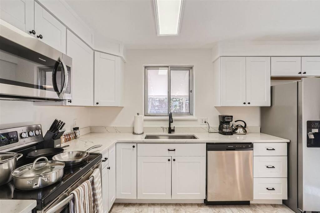 Serene, Spacious In Quiet Neighborhood With Fenced Yard Casa vacanze